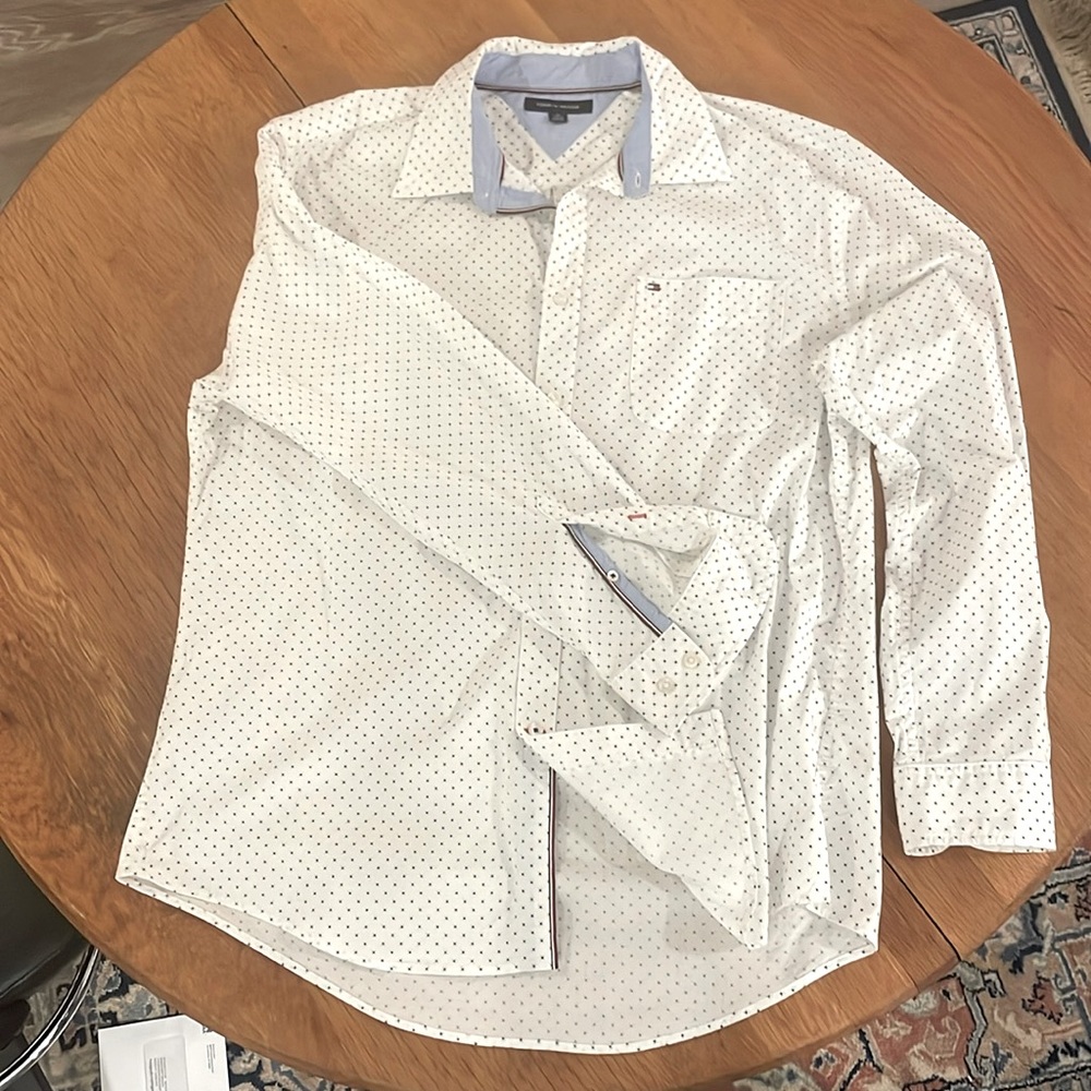 Tommy Hilfiger long sleeve, button up shirt. White with blue pattern. Men’s XL.